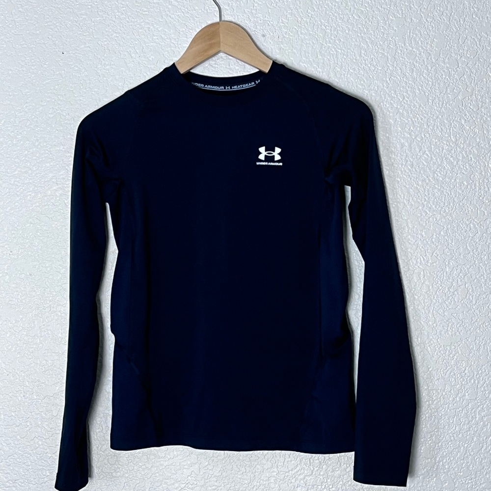 Under Armour | Black long sleeve tee fitted athletic tee youth size large